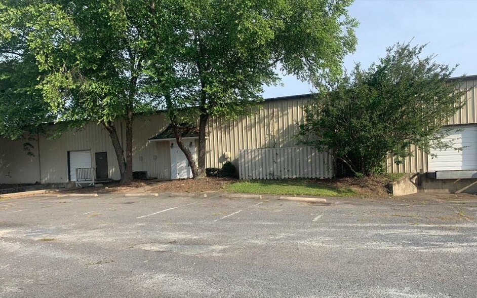 209 S Main St, Oakboro, NC for lease - Building Photo - Image 1 of 8