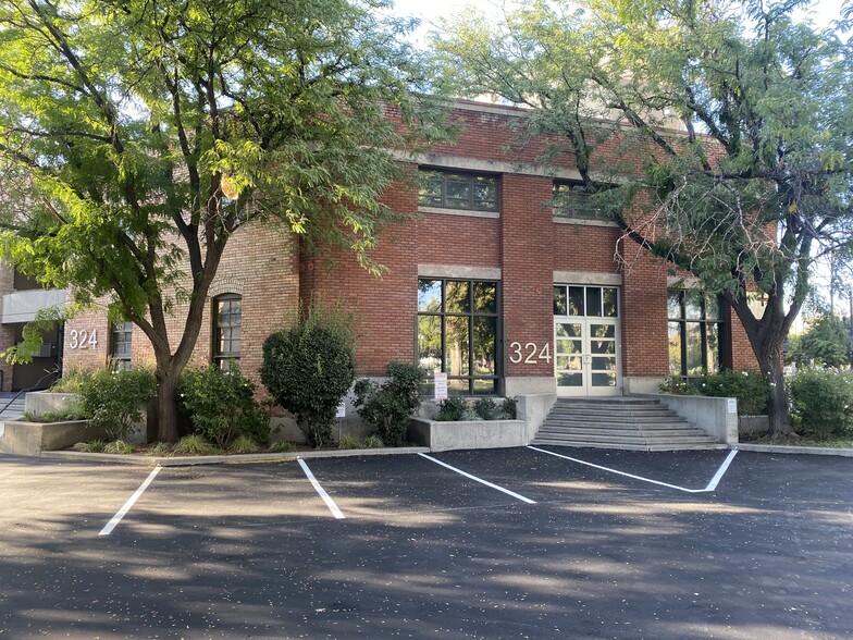 324 S 400 W, Salt Lake City, UT for lease - Building Photo - Image 1 of 8