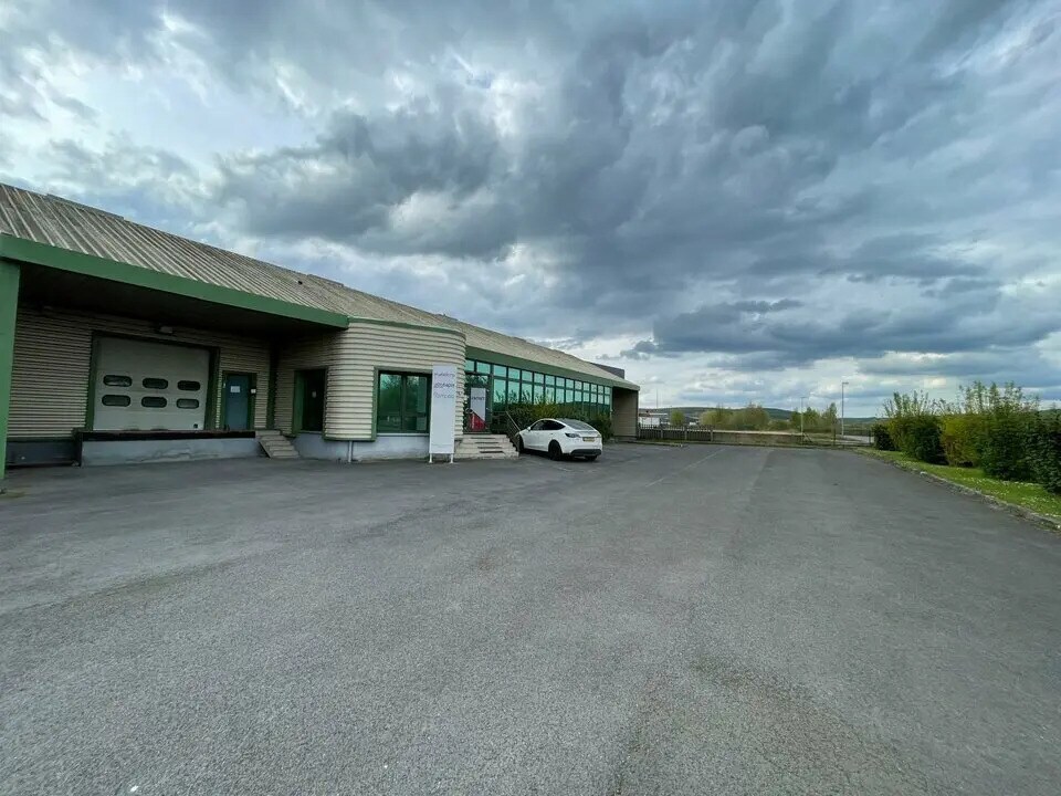Flex in Givet for sale Building Photo- Image 1 of 13