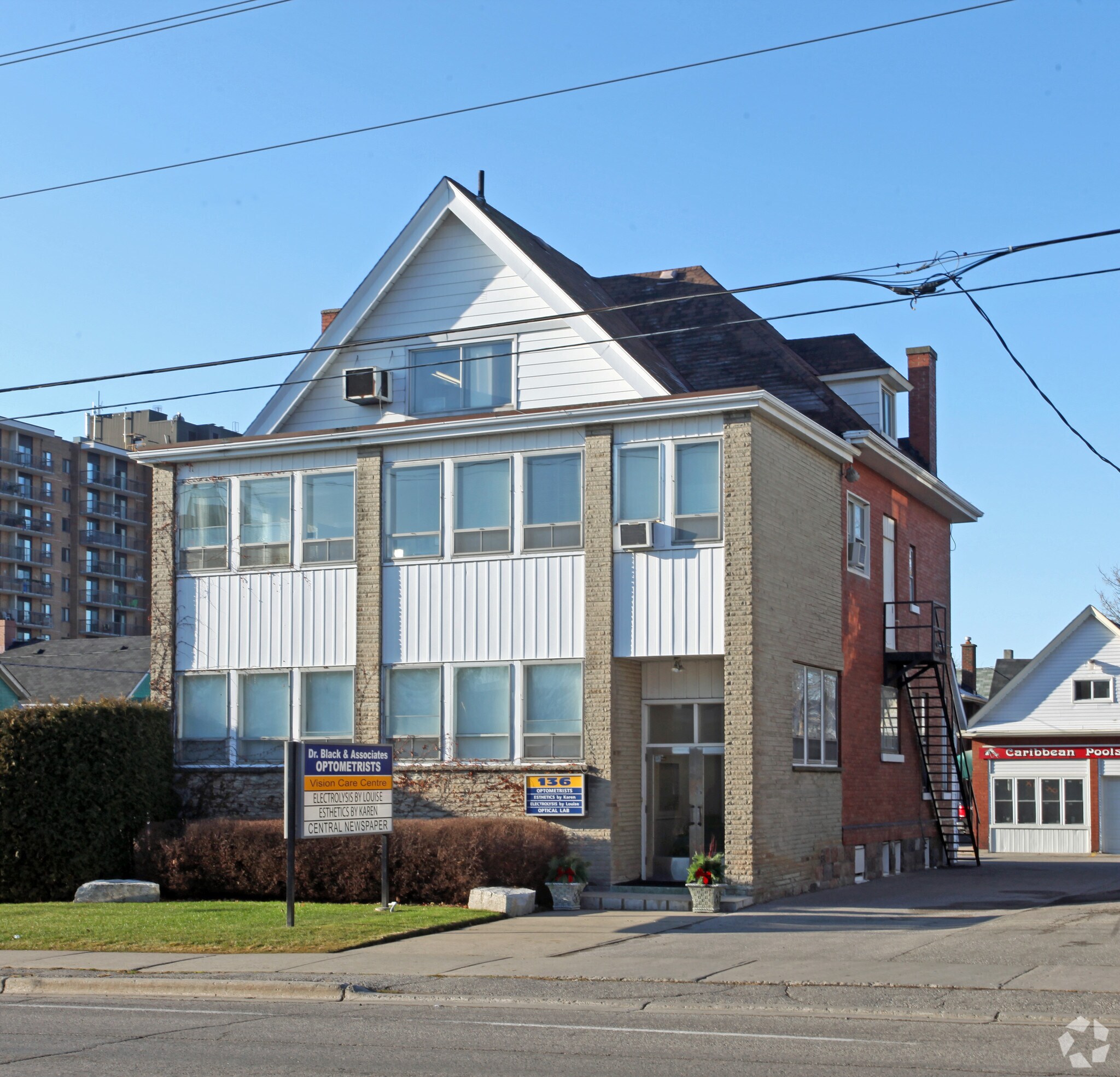 136 Simcoe St N, Oshawa, ON for sale Primary Photo- Image 1 of 1