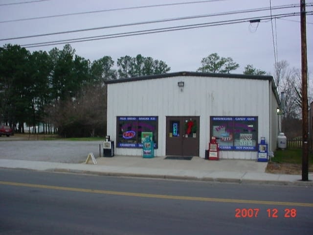 8294 Main St, Ivor, VA for sale - Primary Photo - Image 1 of 1