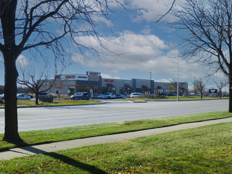 201 E Boughton Rd, Bolingbrook, IL for lease - Building Photo - Image 2 of 6