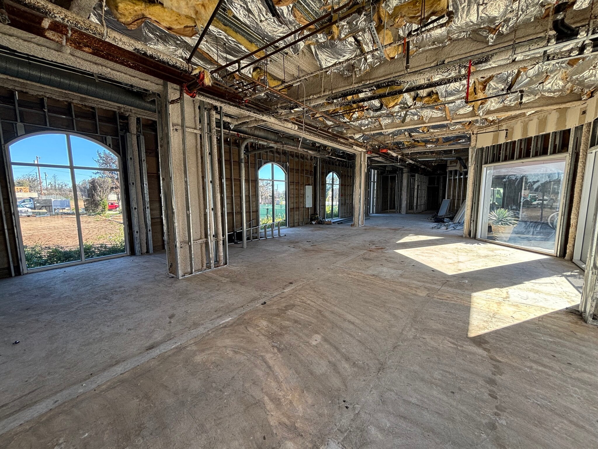 970 Monument St, Pacific Palisades, CA for lease Interior Photo- Image 1 of 3