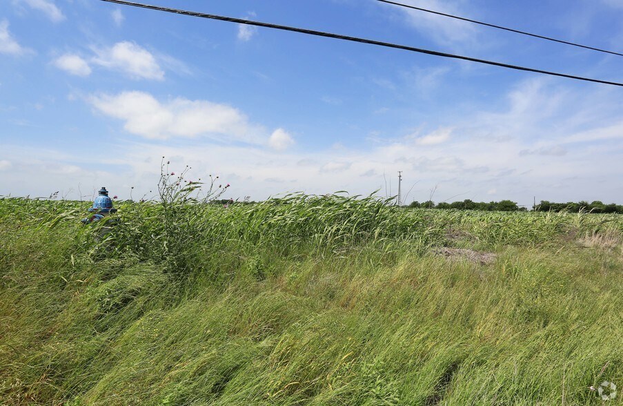 Butcher Rd & Interstate 35E, Waxahachie, TX for sale - Primary Photo - Image 1 of 1