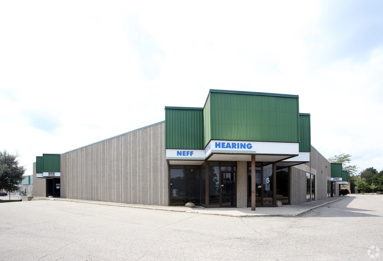 67 Watson Rd S, Guelph, ON N1L 1E3