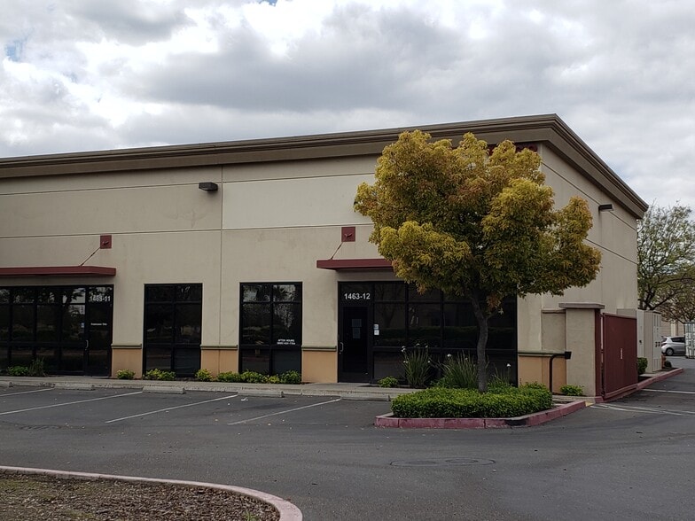 1421 Moffat Blvd, Manteca, CA for lease - Primary Photo - Image 1 of 3