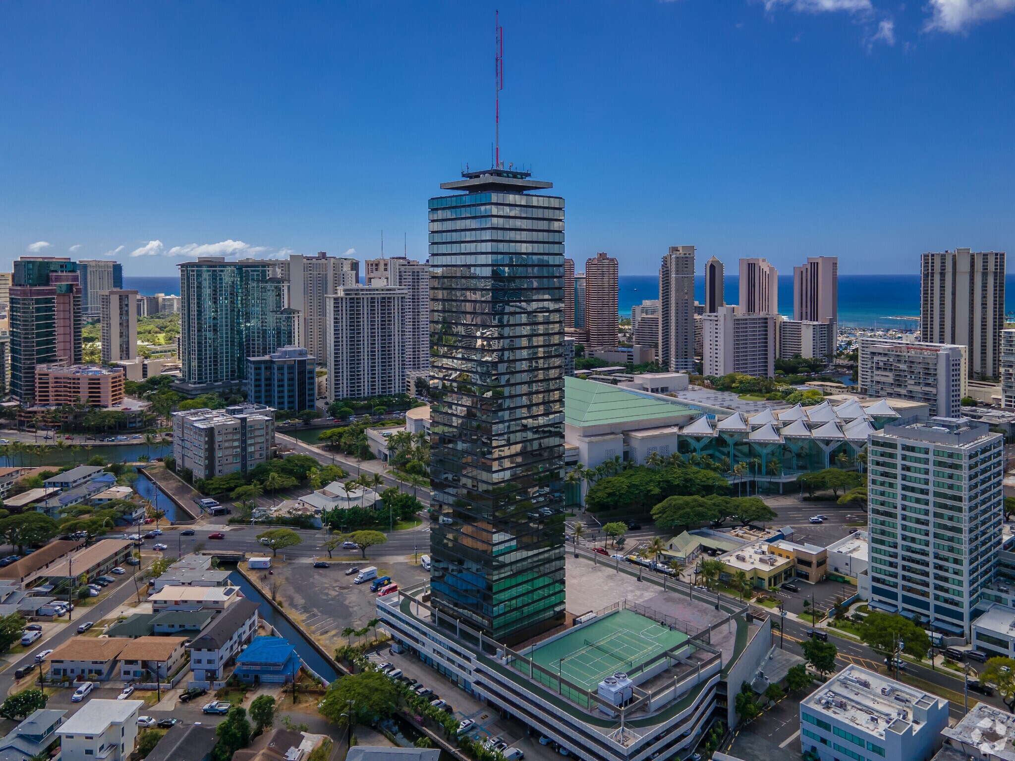 1750 kalakaua Ave, Honolulu, HI for sale Primary Photo- Image 1 of 1
