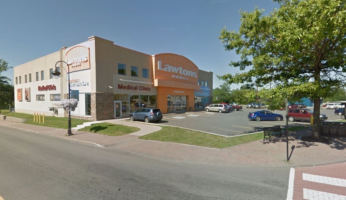 2 Lawrence St, Amherst, NS for sale Primary Photo- Image 1 of 1