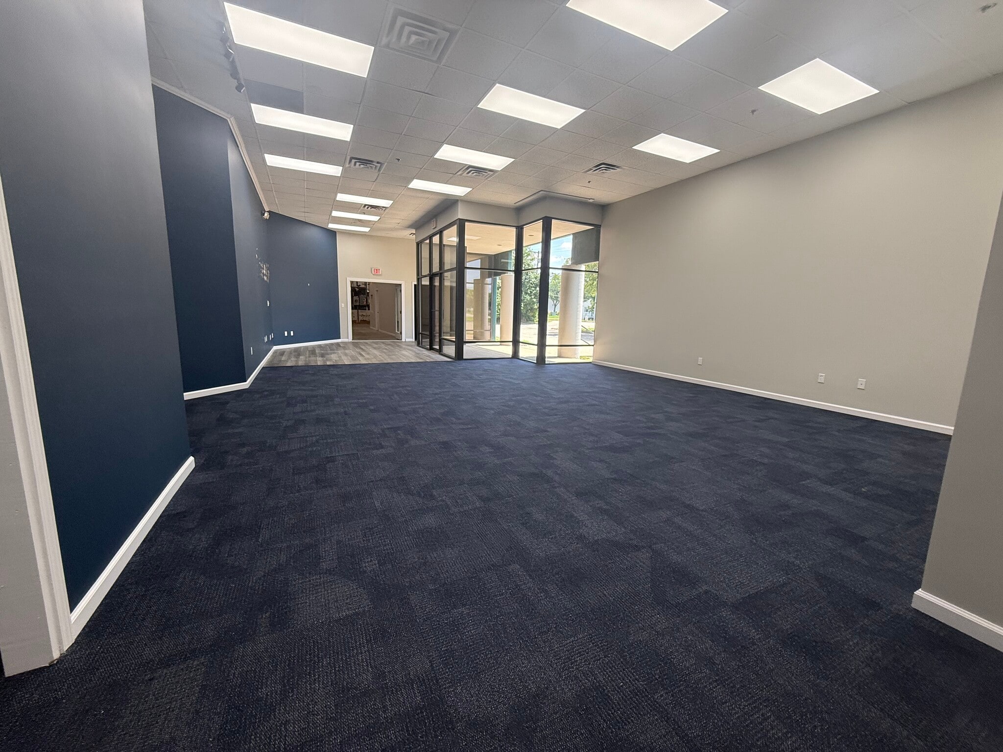 2003-2027 Springboro W, Moraine, OH for lease Interior Photo- Image 1 of 4