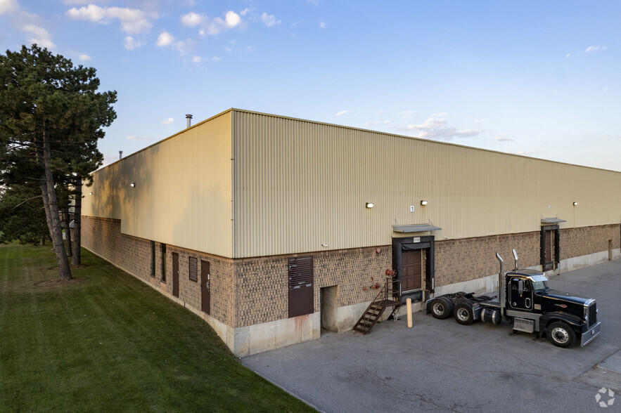 1725 McPherson Ct, Pickering, ON for lease - Building Photo - Image 2 of 4