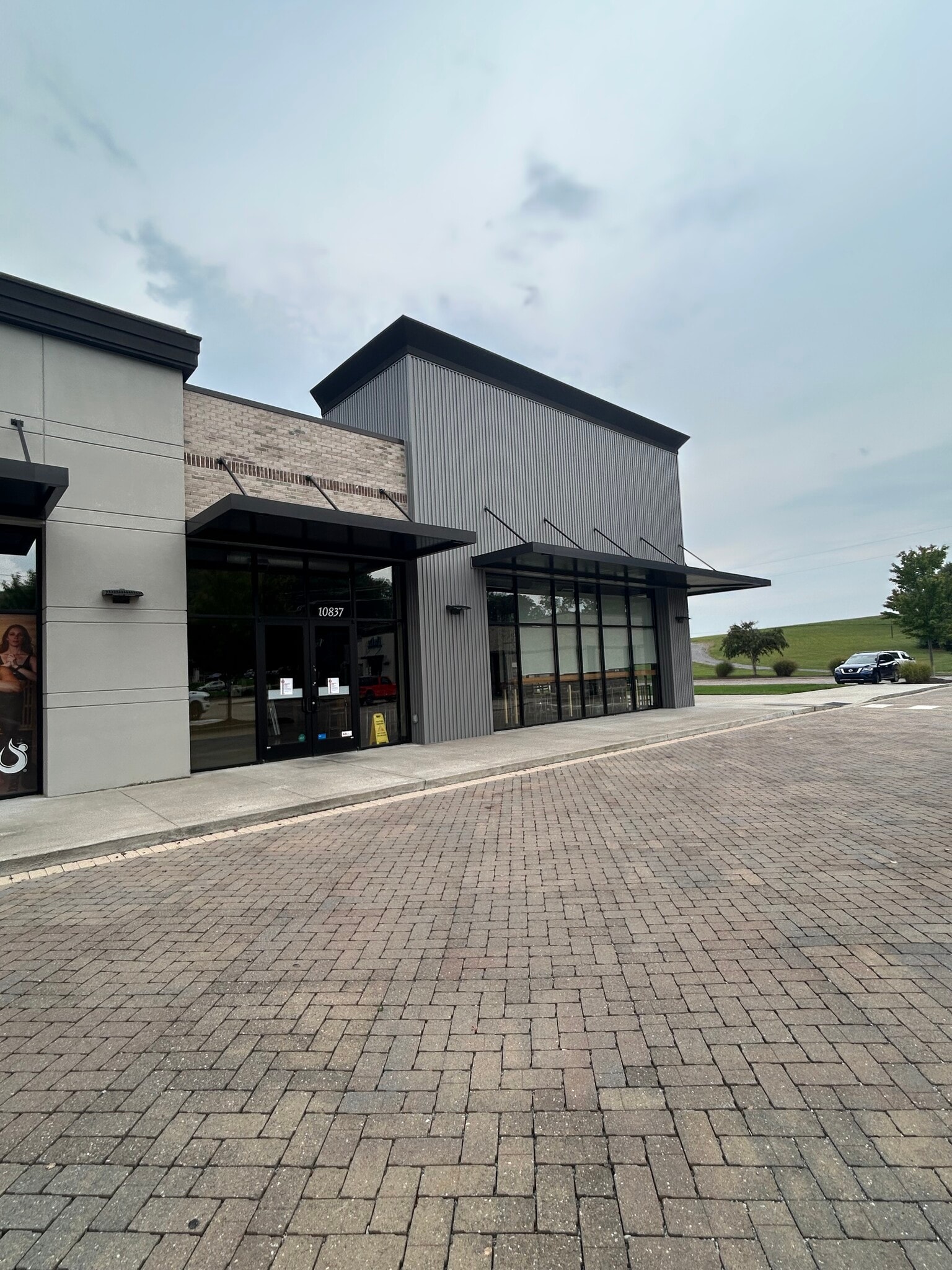 10821-10852 Hardin Valley Rd, Knoxville, TN for lease Interior Photo- Image 1 of 12