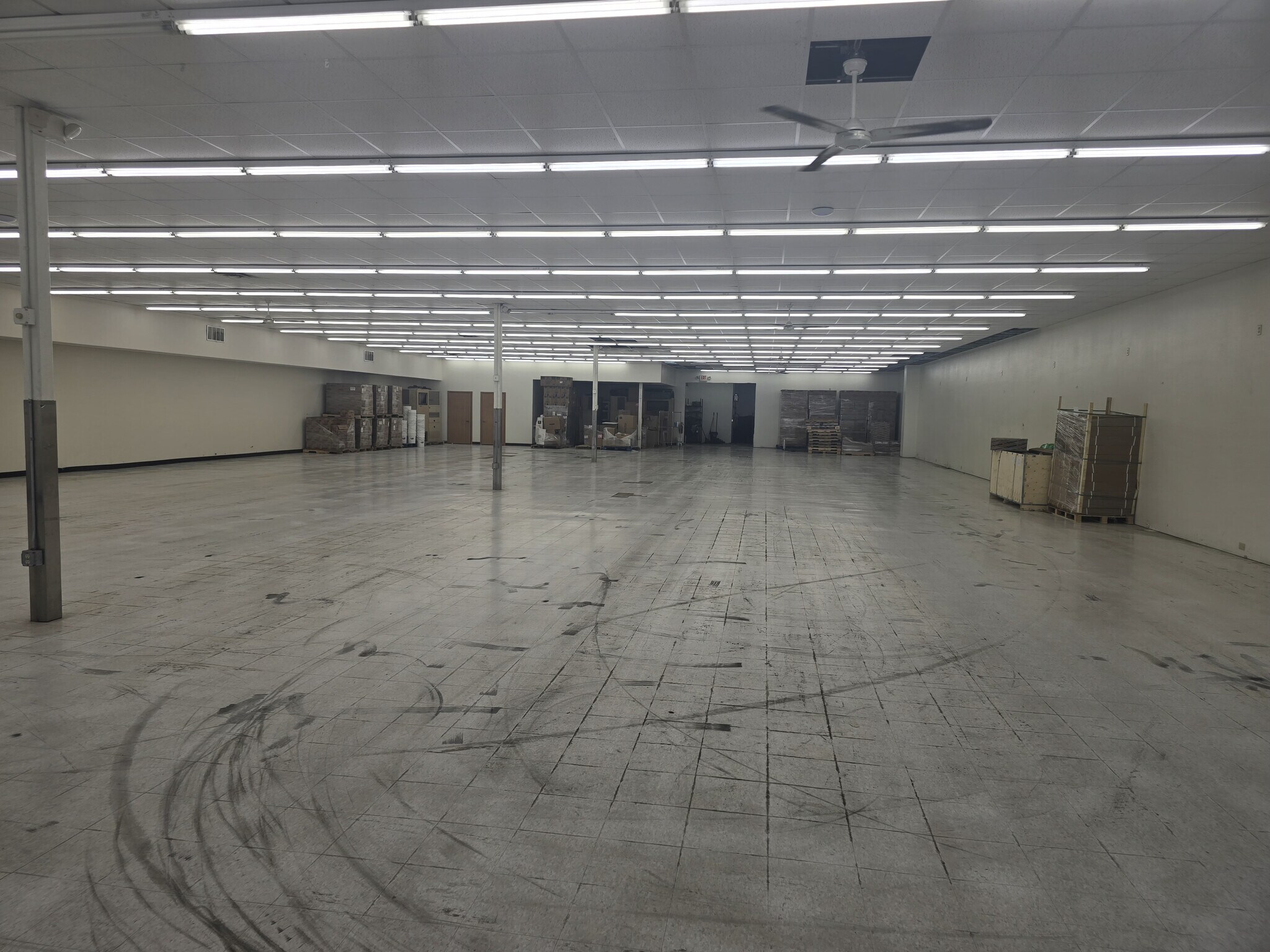 1011-1013 E Spruce St, Abbotsford, WI for lease Interior Photo- Image 1 of 4