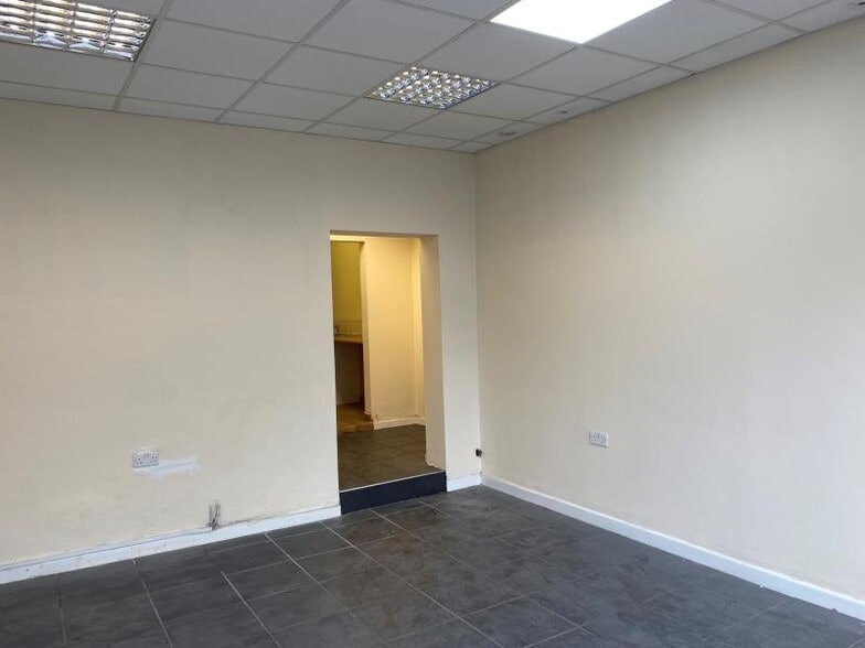 203 Longford Rd, Coventry for lease - Interior Photo - Image 2 of 3