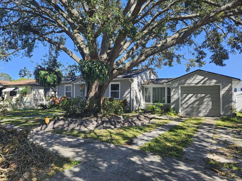 2905 13th St N, Saint Petersburg, FL for sale - Primary Photo - Image 1 of 12