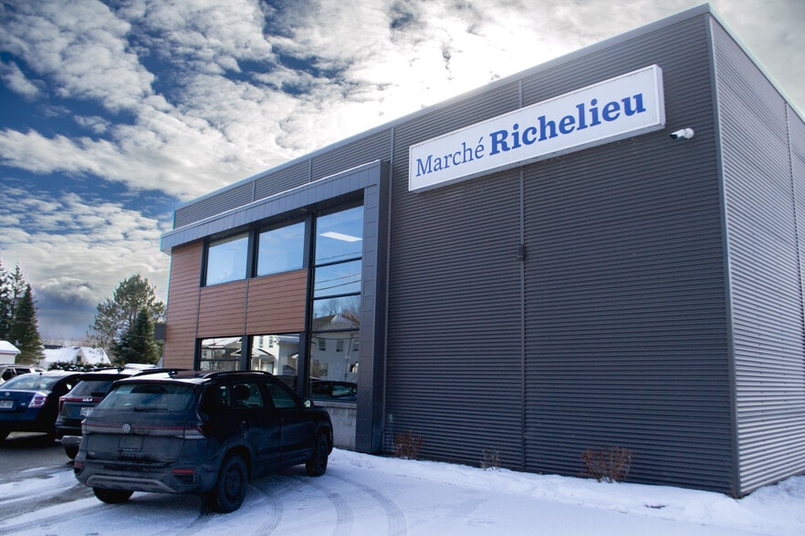 451 Rue Principale, Pohénégamook, QC for sale - Building Photo - Image 2 of 10