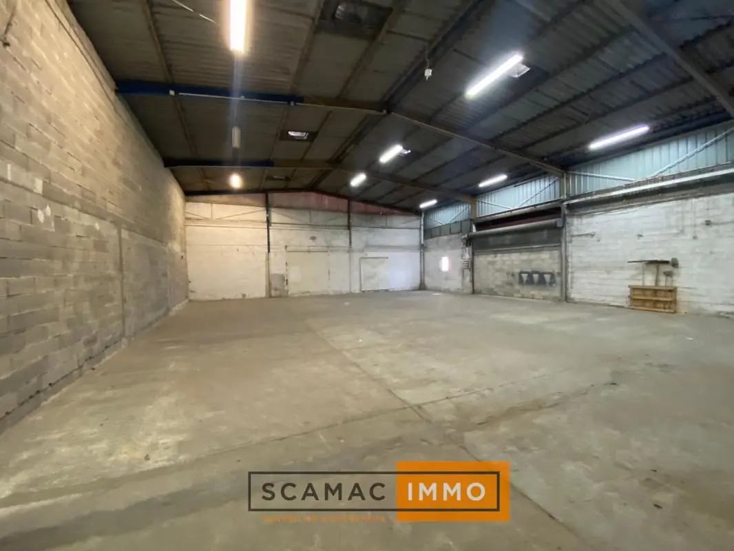 Office in Vitrolles for lease Interior Photo- Image 1 of 5