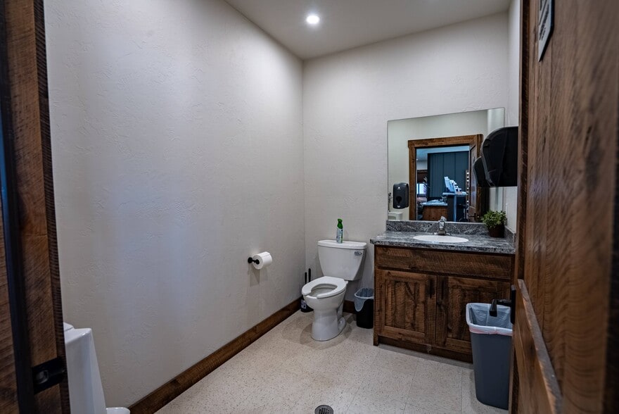 280 Great Northern Rd, Bonners Ferry, ID for sale - Building Photo - Image 3 of 13