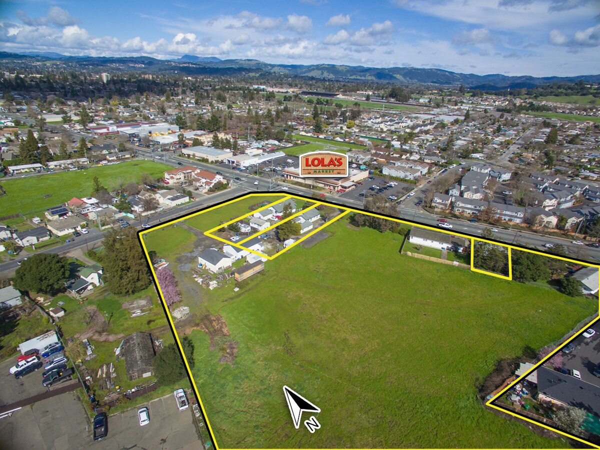 16831775 Petaluma Hill Rd, Santa Rosa, CA 95404