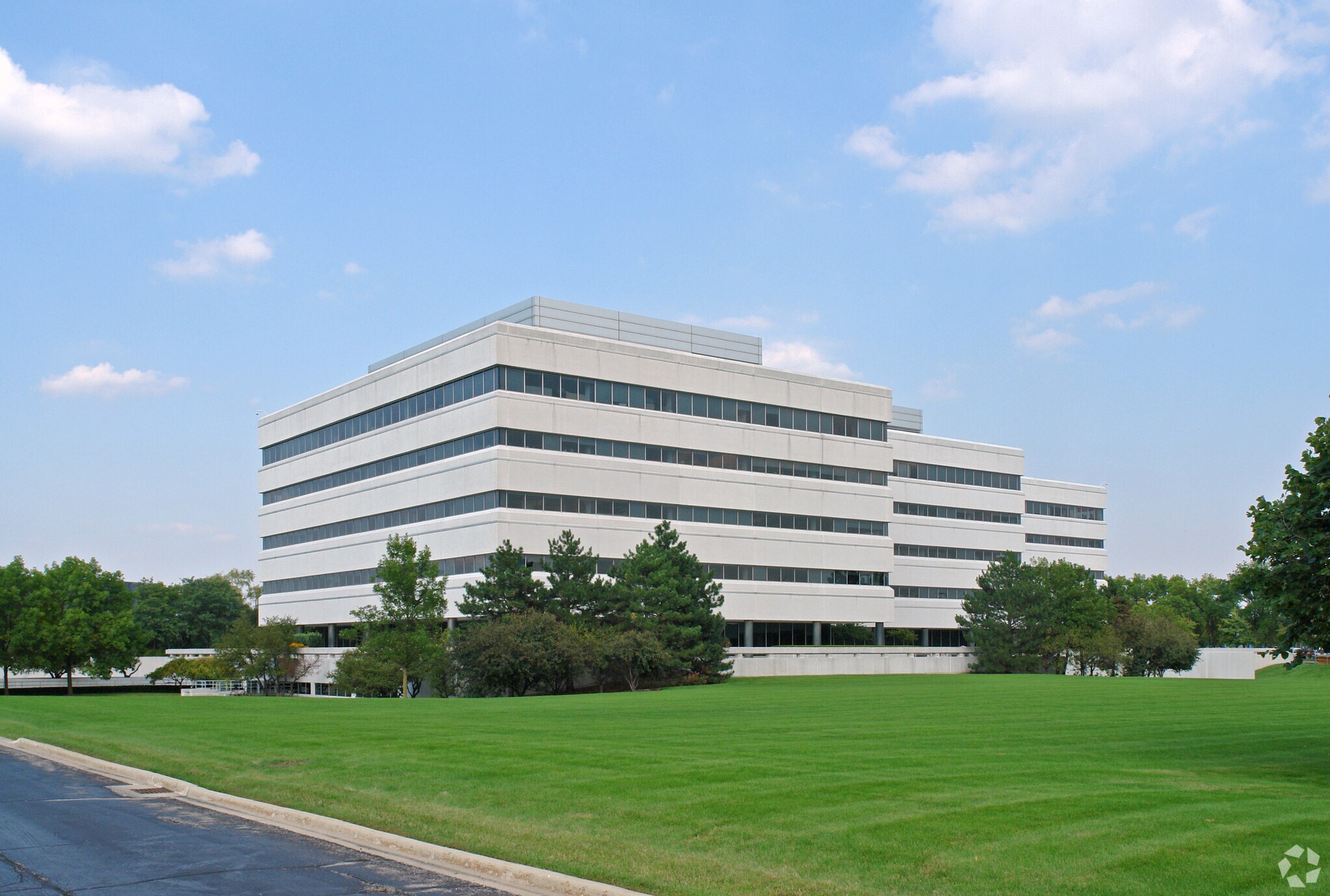 1601 W Diehl Rd, Naperville, IL for sale Primary Photo- Image 1 of 1