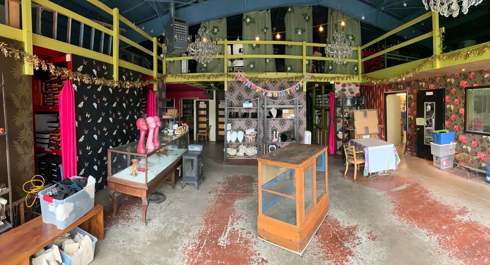 2105 SE Division St, Portland, OR for sale - Building Photo - Image 2 of 14