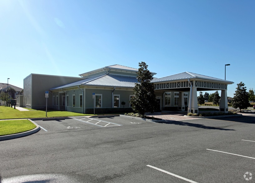 3710 Lake Center Dr, Mount Dora, FL for sale - Primary Photo - Image 2 of 6