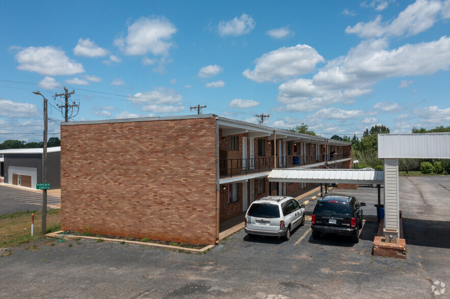 215 S Main St, Mauldin, SC for sale - Primary Photo - Image 1 of 1