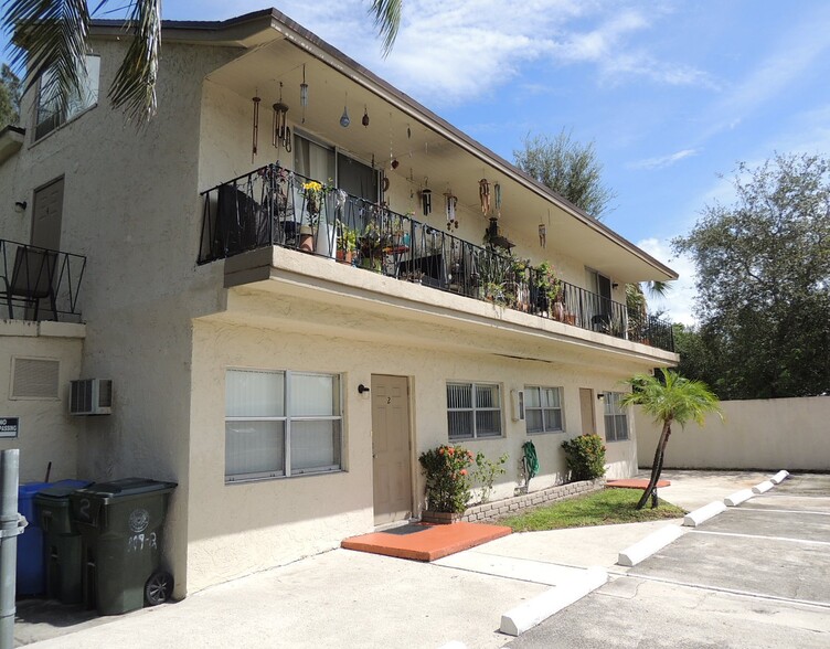 119 NW 43rd Ct, Fort Lauderdale, FL for sale - Building Photo - Image 2 of 21