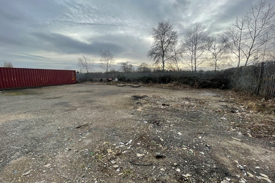 Kingsnorth Industrial Estate, Rochester for lease - Building Photo - Image 1 of 4