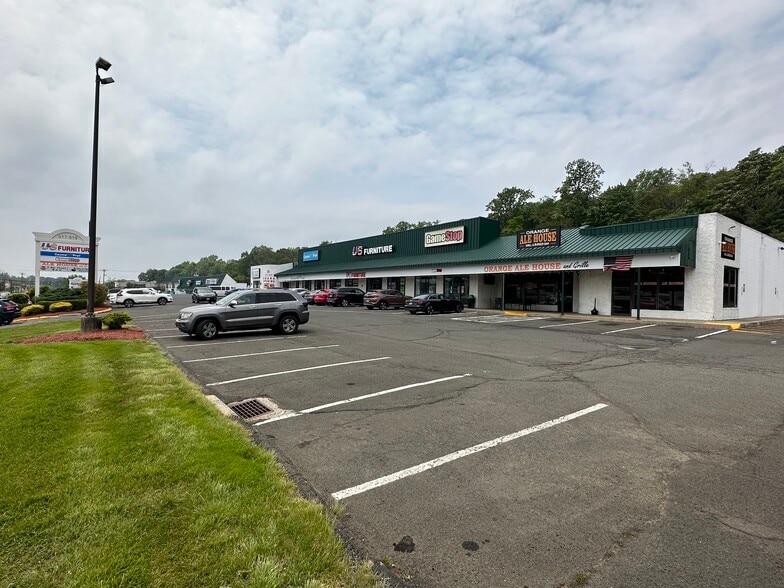 517-519 Boston Post Rd, Orange, CT for lease - Building Photo - Image 2 of 9