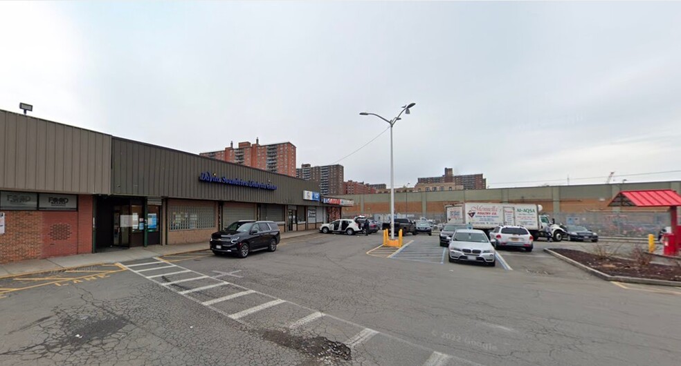 1600-1656 Bruckner Blvd, Bronx, NY for lease - Building Photo - Image 1 of 6