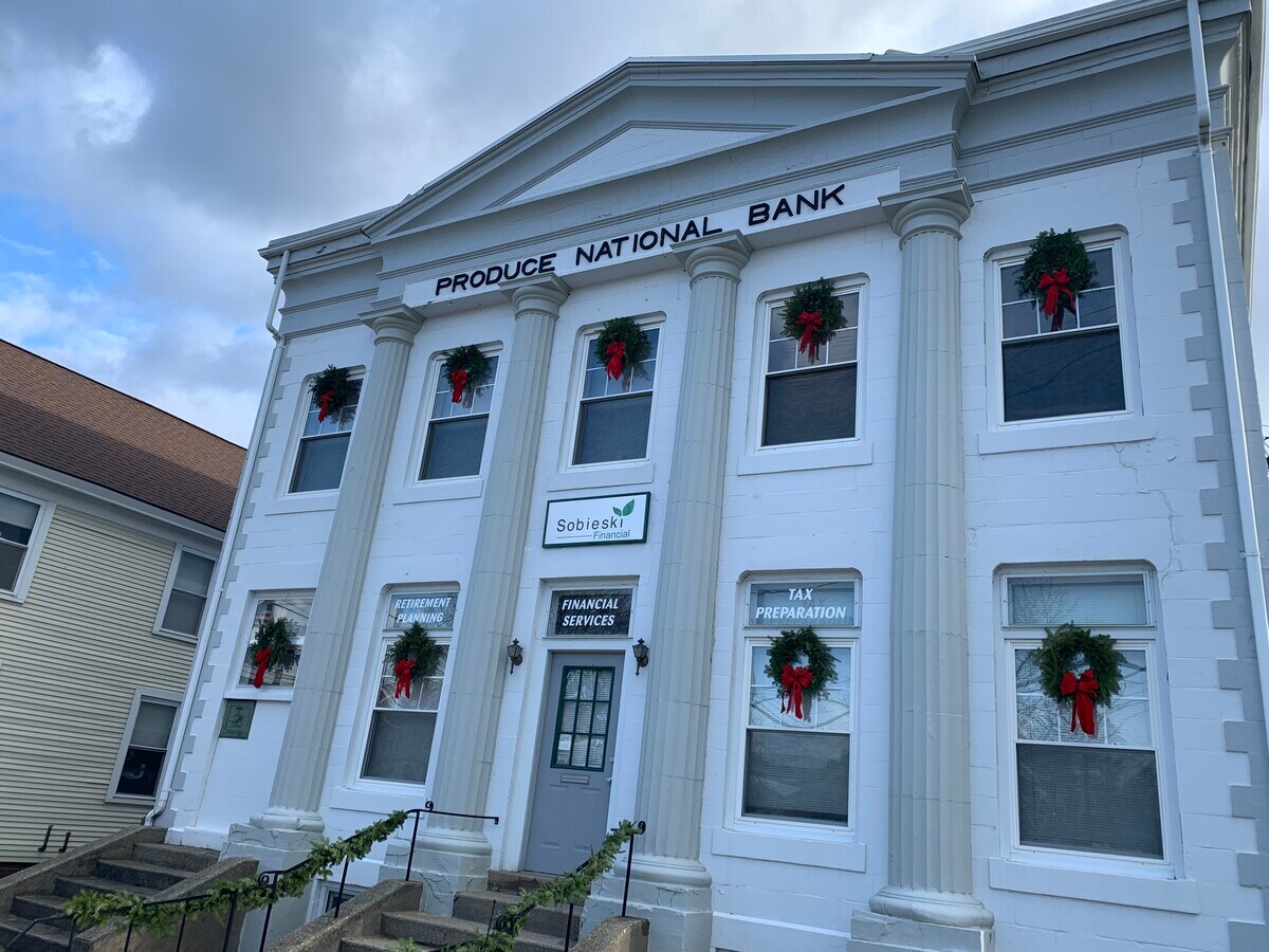 2 Park St, South Deerfield, MA 01373