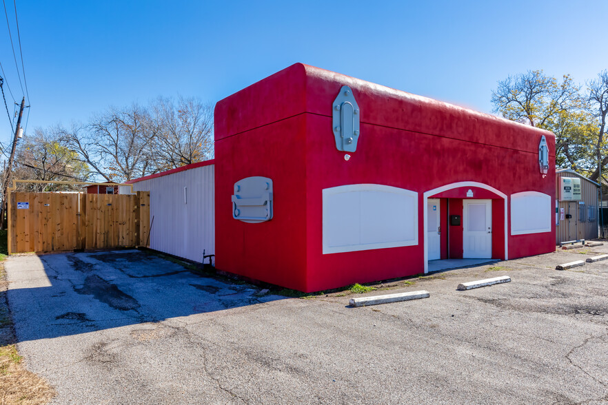 111 S 8th St, La Porte, TX for lease - Building Photo - Image 3 of 12