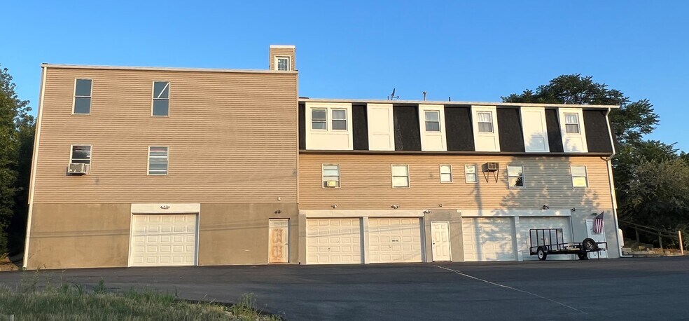 5 Theta Dr, Vernon, NJ for sale - Building Photo - Image 1 of 1