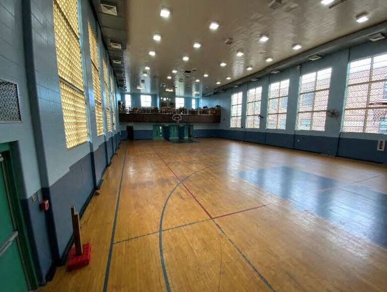 3600 Claremont St, Baltimore, MD for sale - Building Photo - Image 3 of 8