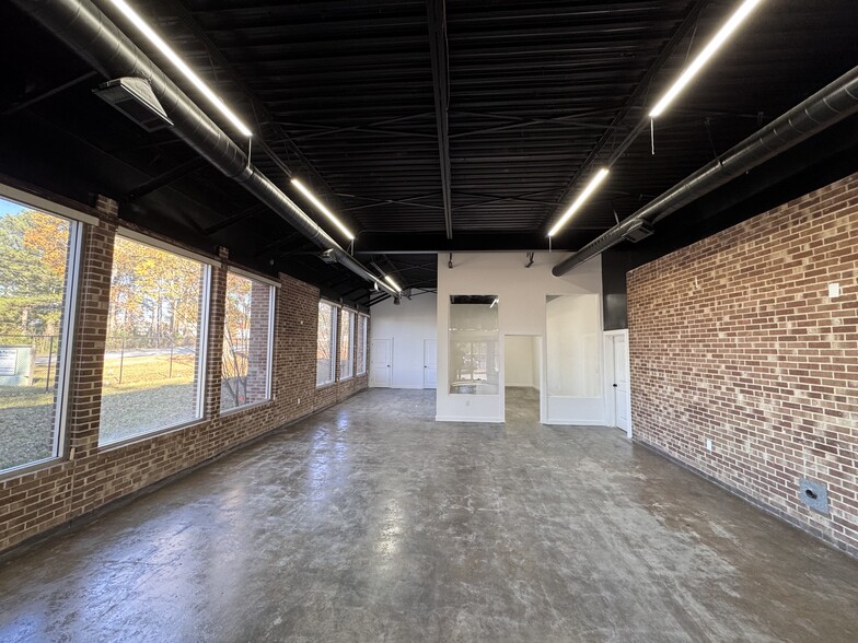 2230 Lithonia Industrial Blvd, Lithonia, GA for sale - Interior Photo - Image 3 of 8