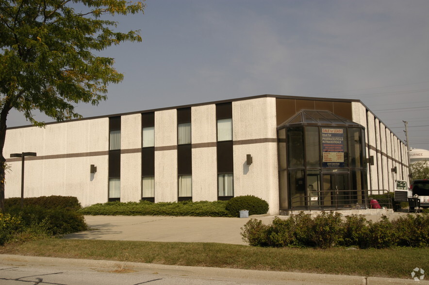 3850 Clearview Ct, Gurnee, IL for lease - Building Photo - Image 2 of 7