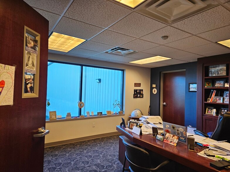 3500 Contractors Dr, Midland, MI for sale - Interior Photo - Image 3 of 32