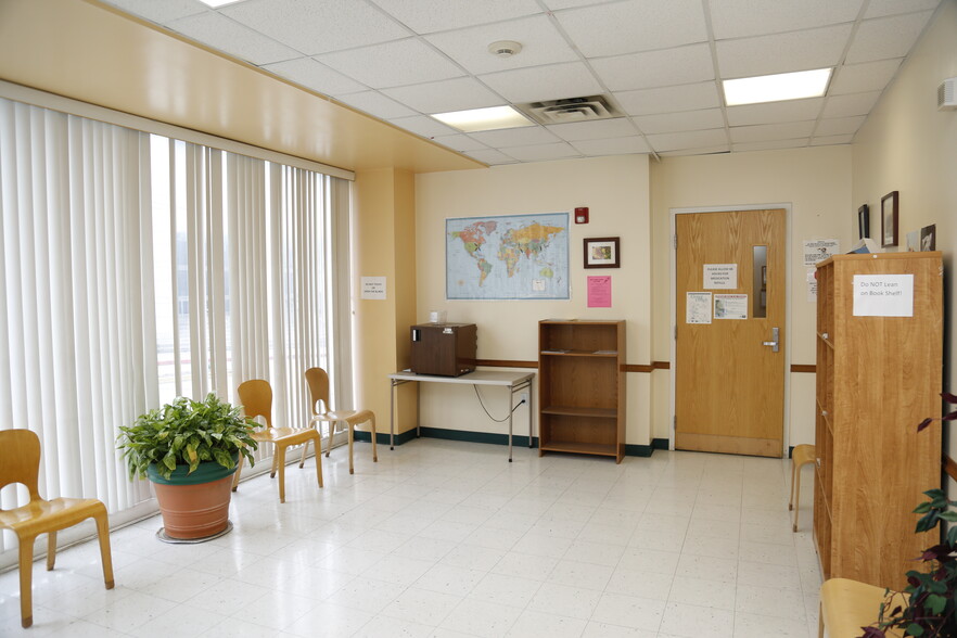 341 Spruce St, Morgantown, WV for lease - Interior Photo - Image 3 of 29