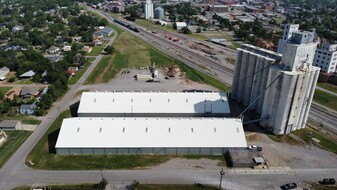 220 W Oak St, El Reno OK - Warehouse