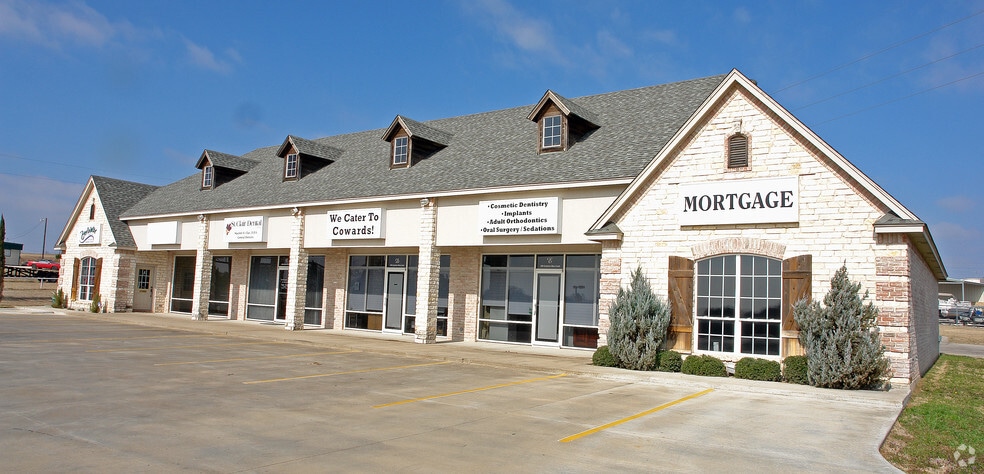 100 Gateway Hills Ln, Granbury, TX for sale - Primary Photo - Image 1 of 1