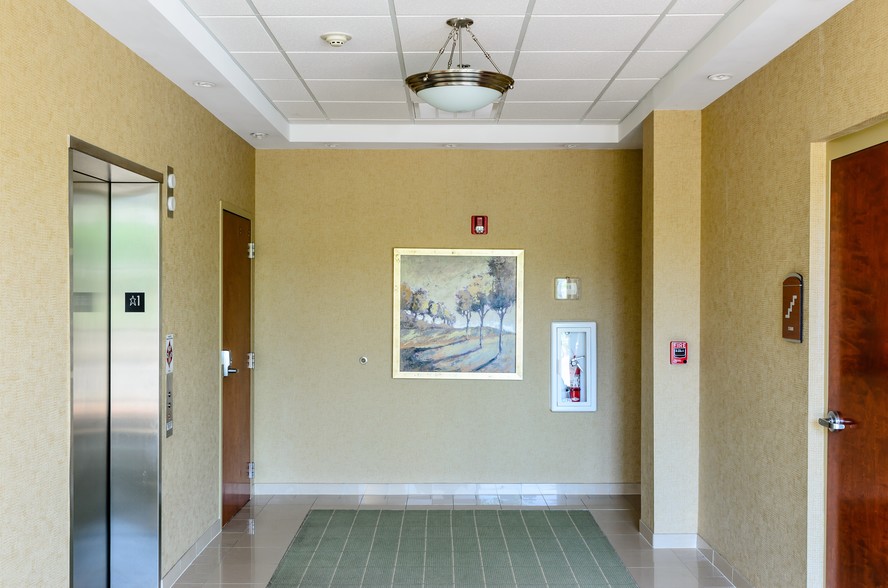 1028 Lee Ann Dr NE, Concord, NC for sale - Interior Photo - Image 1 of 1