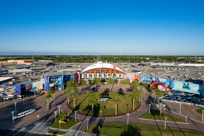 More details for 5250 International Dr, Orlando, FL - Retail for Lease