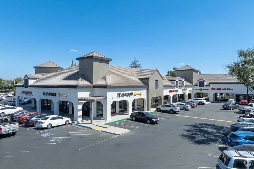 3900 Pelandale Ave, Modesto, CA for lease - Primary Photo - Image 3 of 5