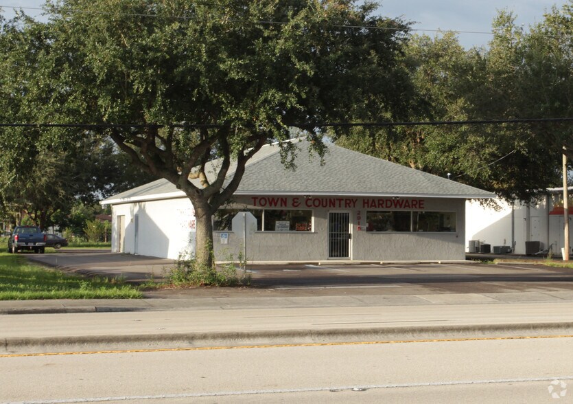 2915 Lee Blvd, Lehigh Acres, FL 33971