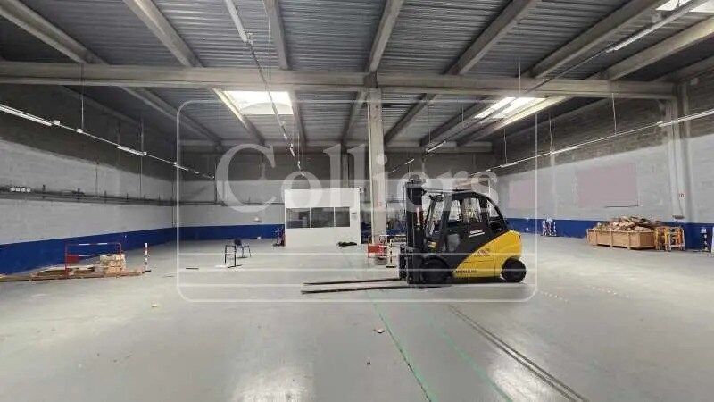 Office in Vitrolles for lease - Interior Photo - Image 1 of 6