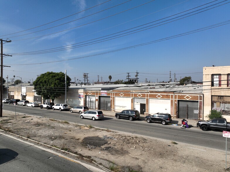 735 E Gage Ave, Los Angeles, CA 90001