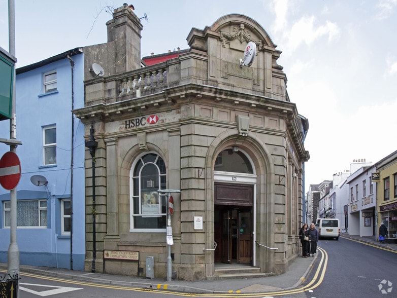 76 Rhosmaen St, Llandeilo for sale - Primary Photo - Image 1 of 12