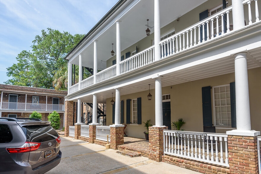 Queen Portfolio portfolio of 2 properties for sale on LoopNet.com - Building Photo - Image 3 of 50