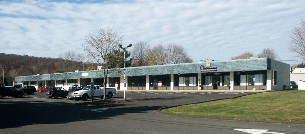 1666 Litchfield Tpke, Woodbridge, CT for sale - Building Photo - Image 2 of 5