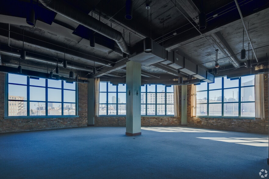 900 N Branch St, Chicago, IL for lease - Building Photo - Image 2 of 7